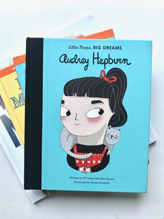 LIBRO RECOMENDADO: LITTLE PEOPLE, BIG DREAMS