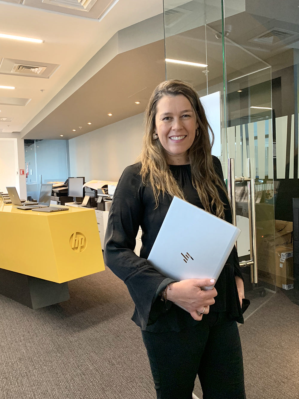 MUJER EN EMPRESA: CLAUDIA CONTRERAS, GERENTE DE MARKETING DE HP CHILE