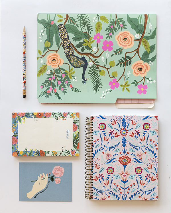 LAS 7 COSAS QUE NO PUEDEN FALTAR EN TU ESCRITORIO