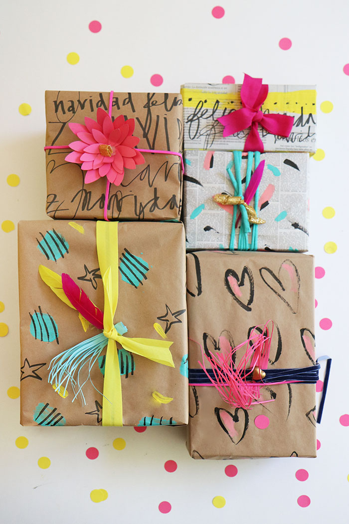 CÓMO ENVOLVER REGALOS DE NAVIDAD DE UNA MANERA ENTRETENIDA Y RECICLANDO