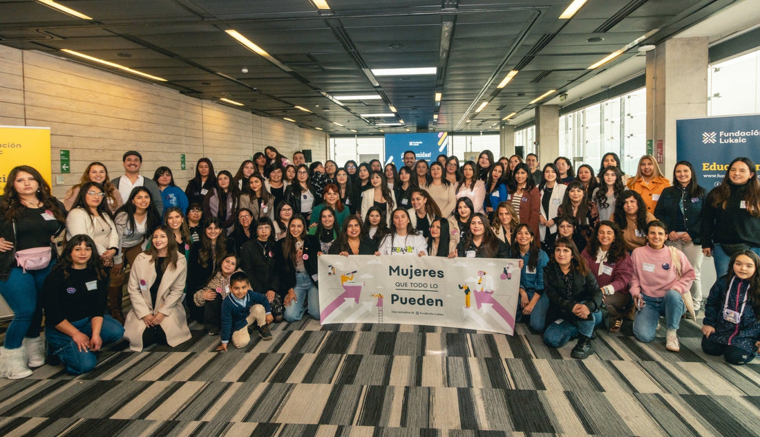 Genias: Más Mujeres en STEM por Fundación Luksic