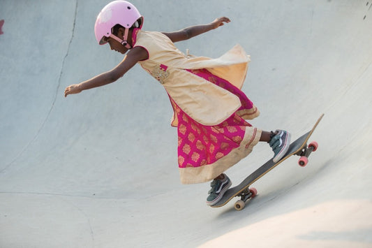 This is off The Wall: Empoderando a las mujeres a través del skateboarding.